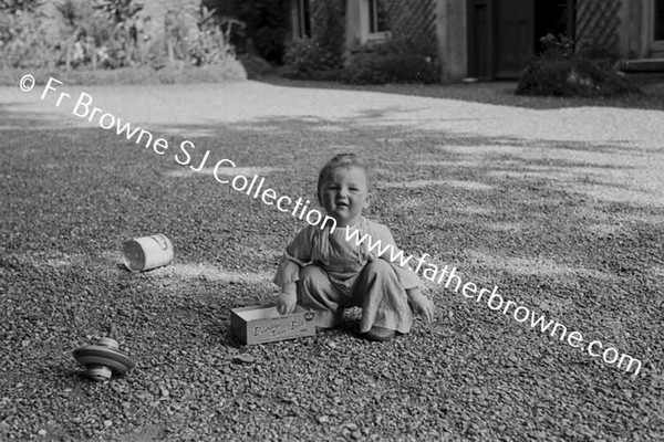 MARY PATRICIA & JENNIFER CRONIN AT THE GLEN COBH